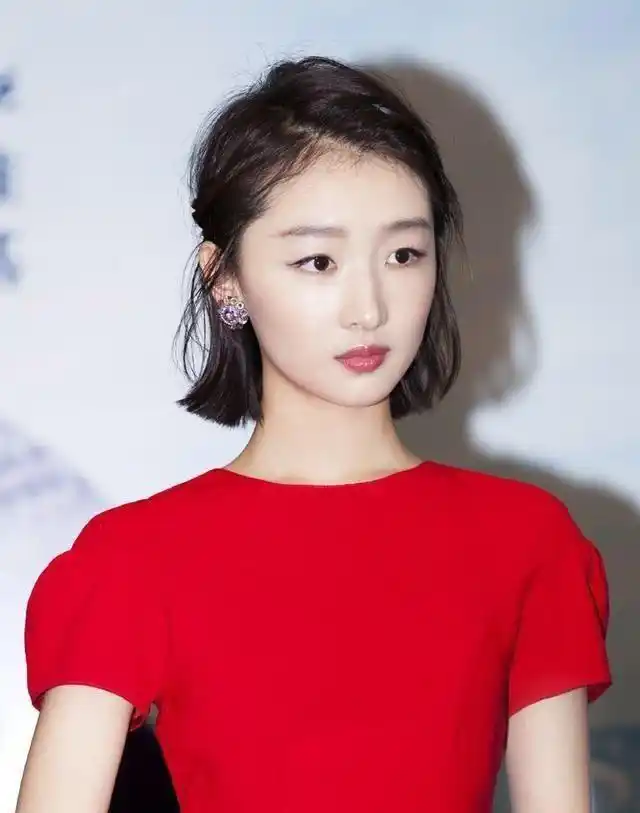 女明星齐肩卷发_宋茜齐肩短发_辛芷蕾锁骨发