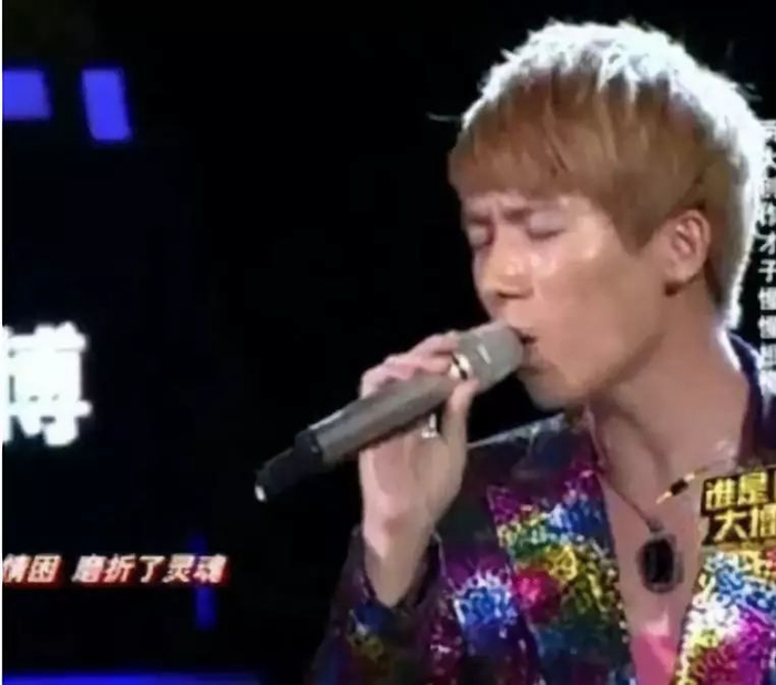 李明霖和网红撕逼3个月,想过娱乐圈会怎么看他弟弟李宏毅吗?